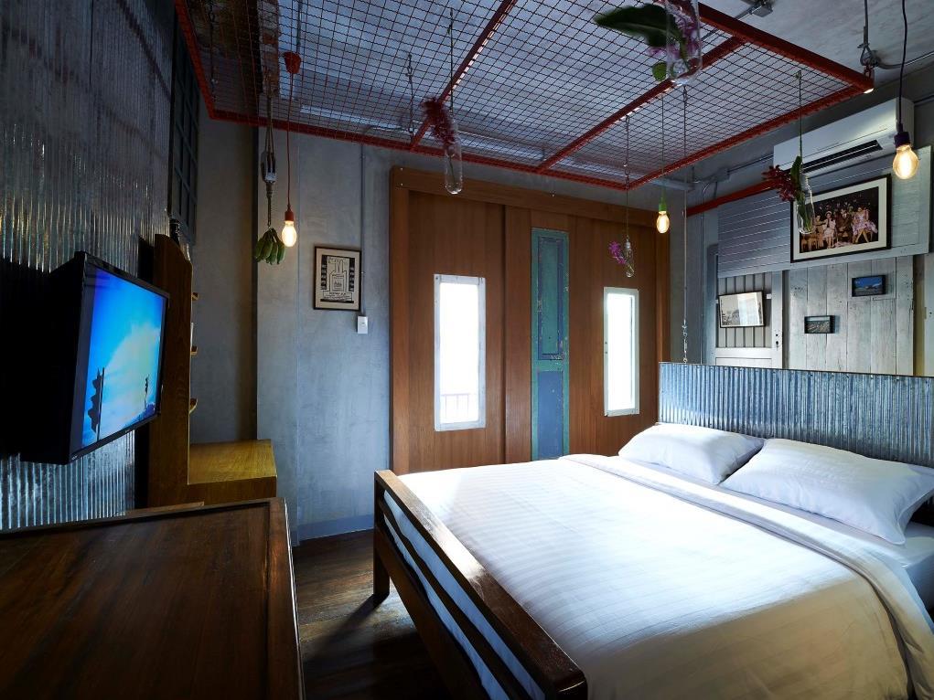 Stylish Duo Room Double Bed - Free WiFi access