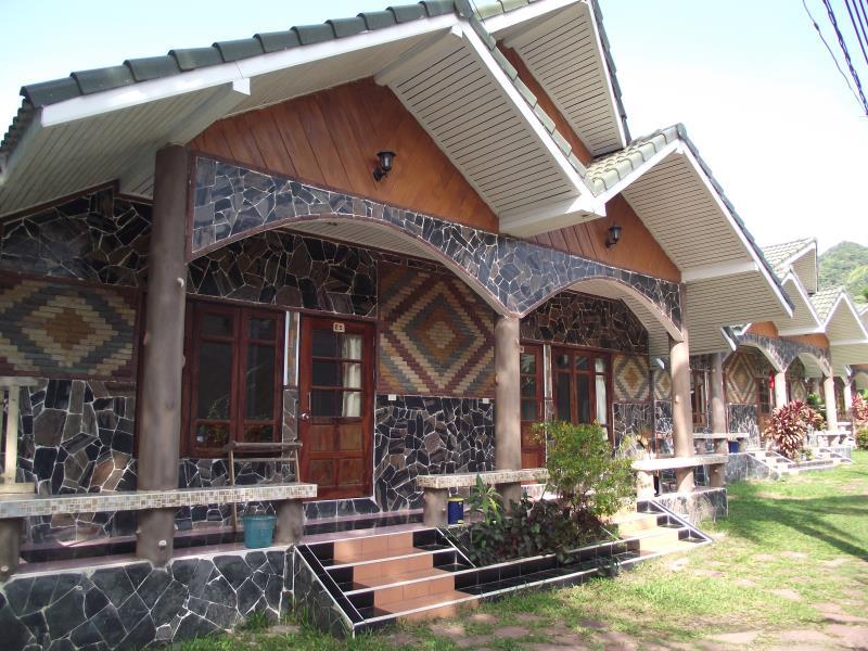 Big Air Conditioning Bungalow - Breakfast included