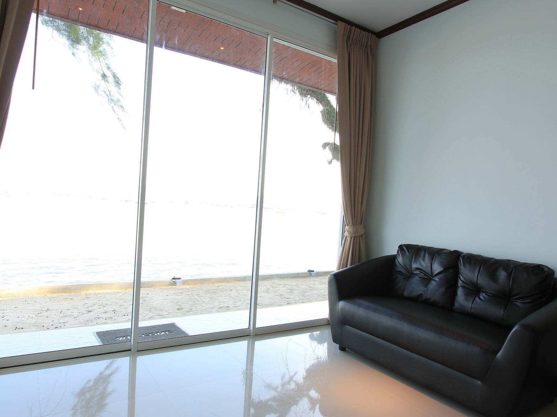Suite Sea Front Hot Deal - Best price guarantee