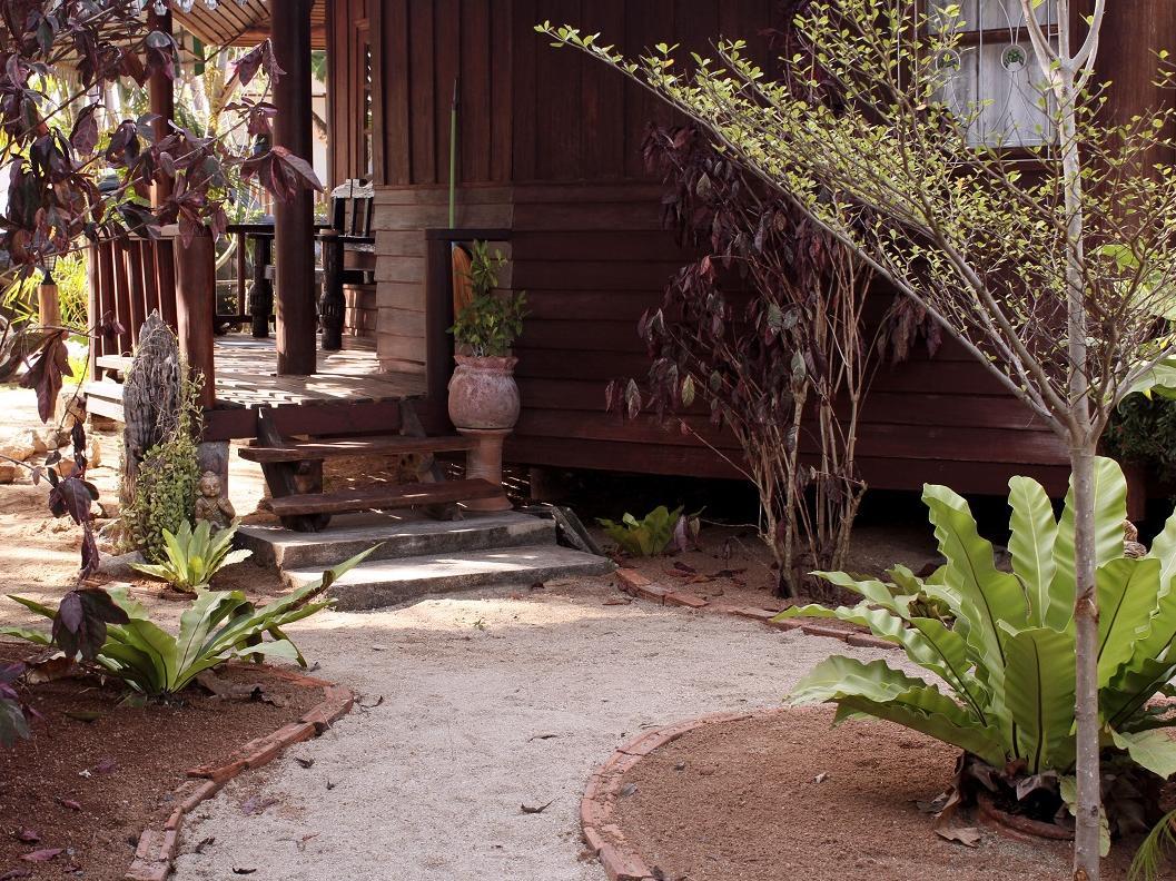 Bungalow Mixed Dorm - 8 Beds  - Best price guarantee