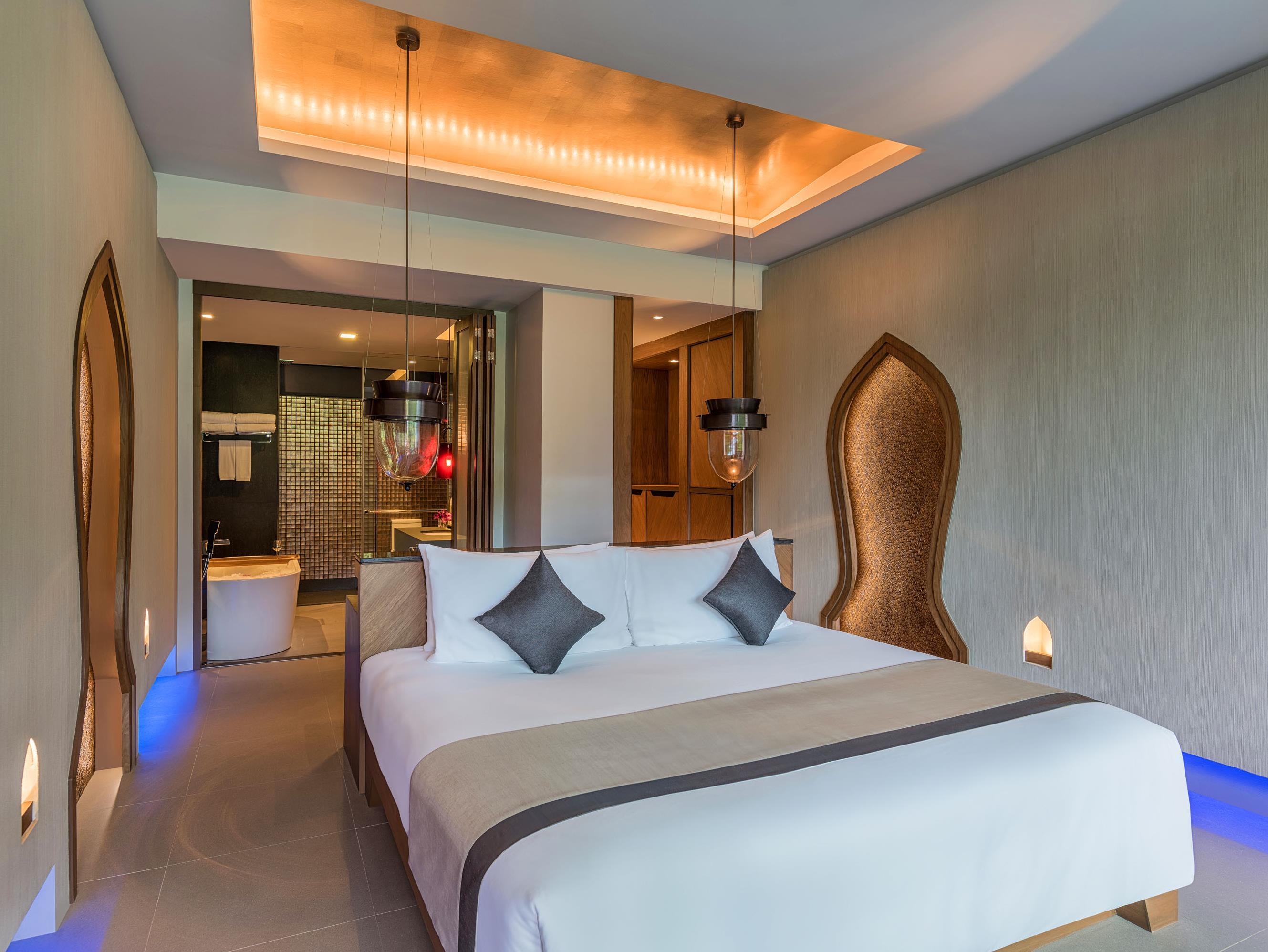 Junior Suite with 1 King Size Bed - Free WiFi access - Breakfast included