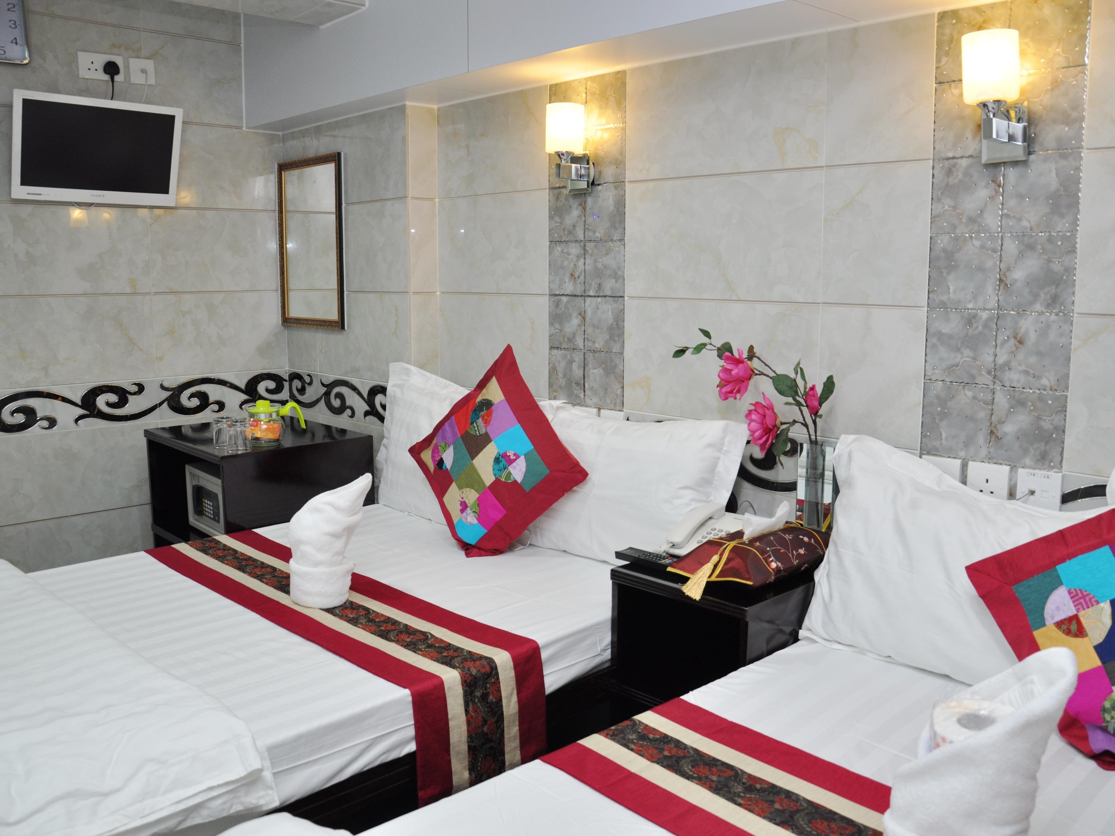 2 Double Beds for 4 persons - Free WiFi access