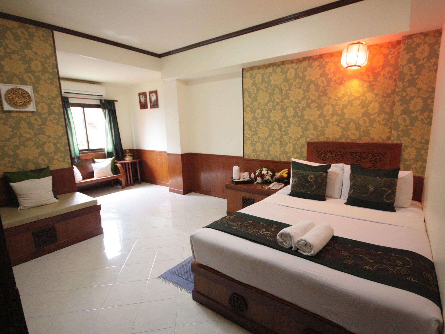 Superior Double Bed - Free WiFi access - Breakfast included