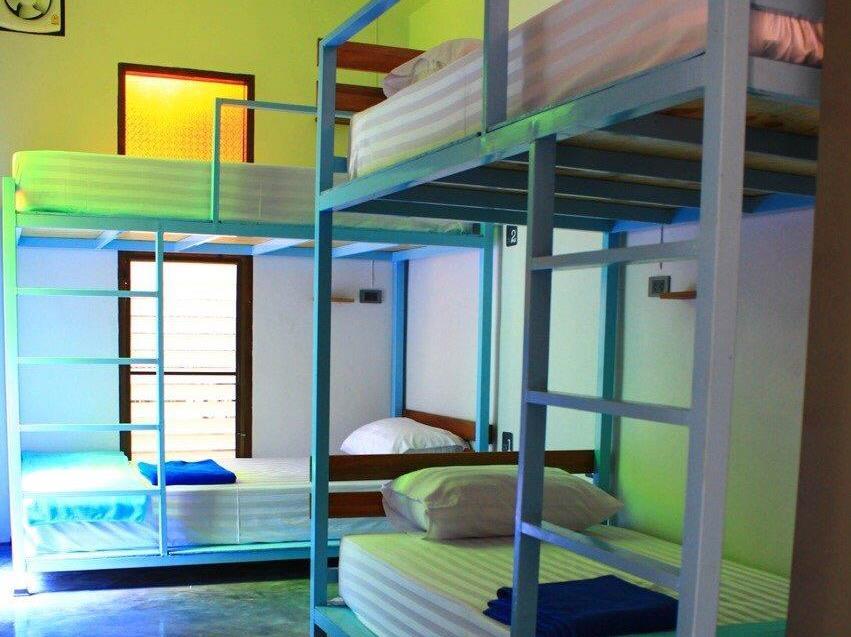 Female Dormitory 6-Bed - Free WiFi access