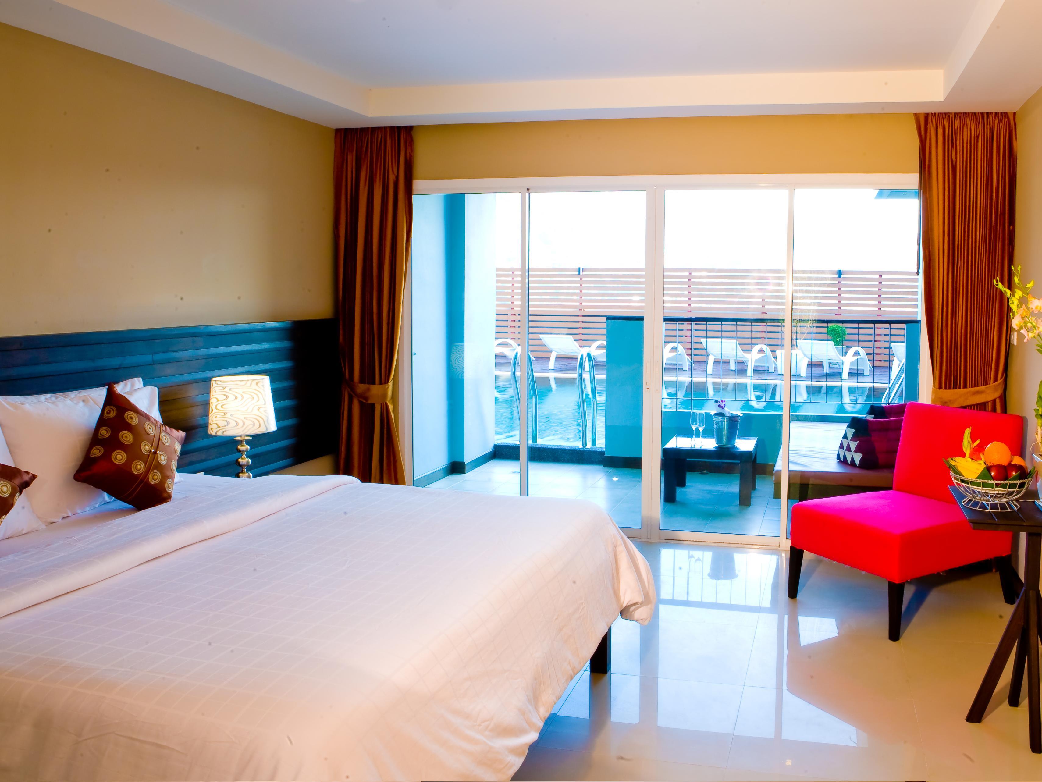 M Premier Pool Access Room with Breakfast - Free WiFi access - Breakfast included