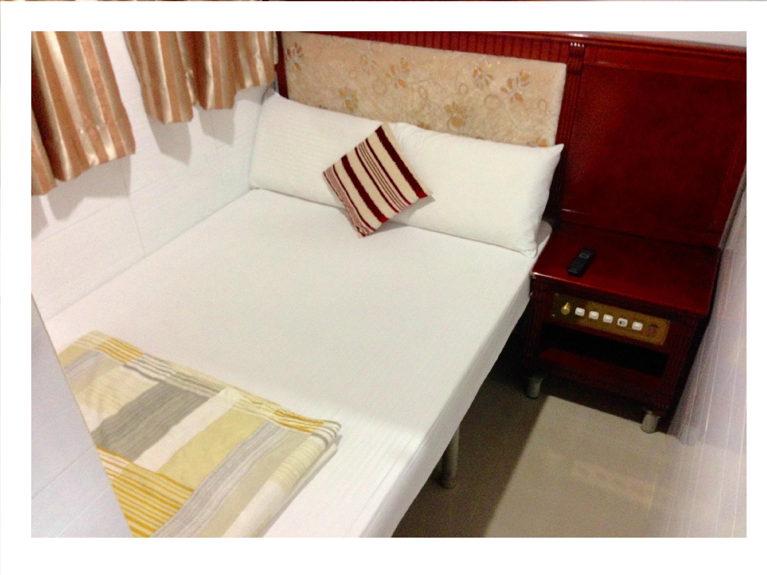 Private Double Room - Free WiFi access
