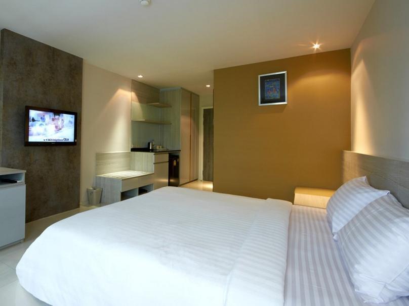 Studio Double Bed - Free WiFi access