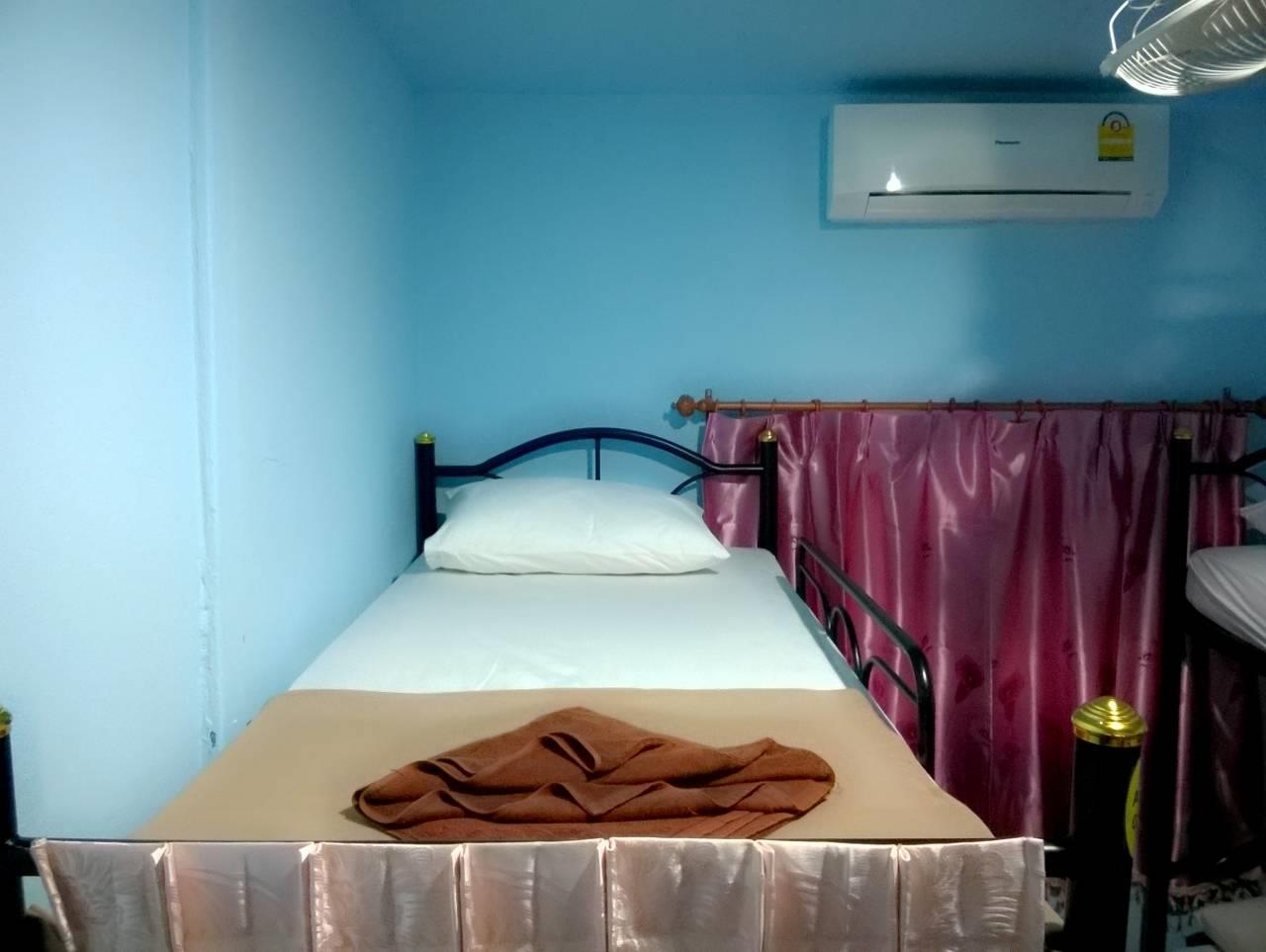 Mixed Dormitory 4-Bed with Air Conditioning - Free WiFi access
