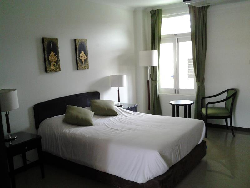 Deluxe Single With Breakfast - Free WiFi access - Breakfast included