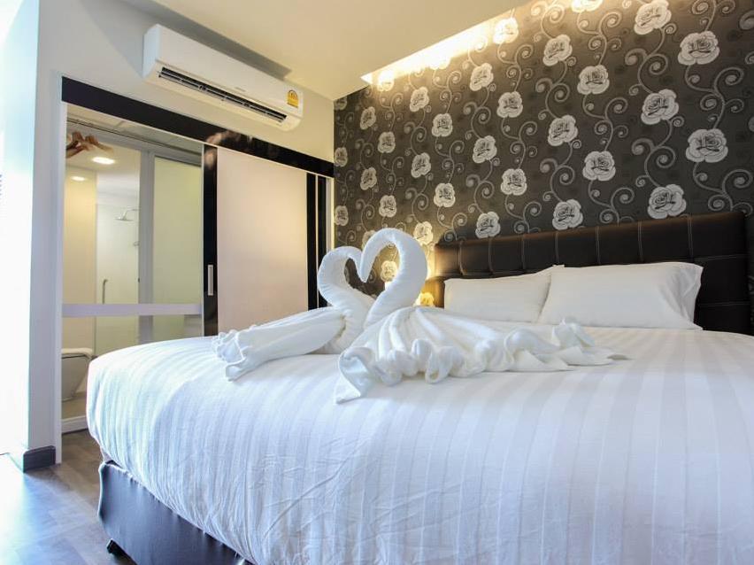 Superior King - Room only - Free WiFi access