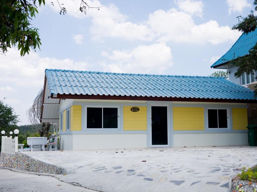 Home with balcony (A2) - Free WiFi access - Breakfast included