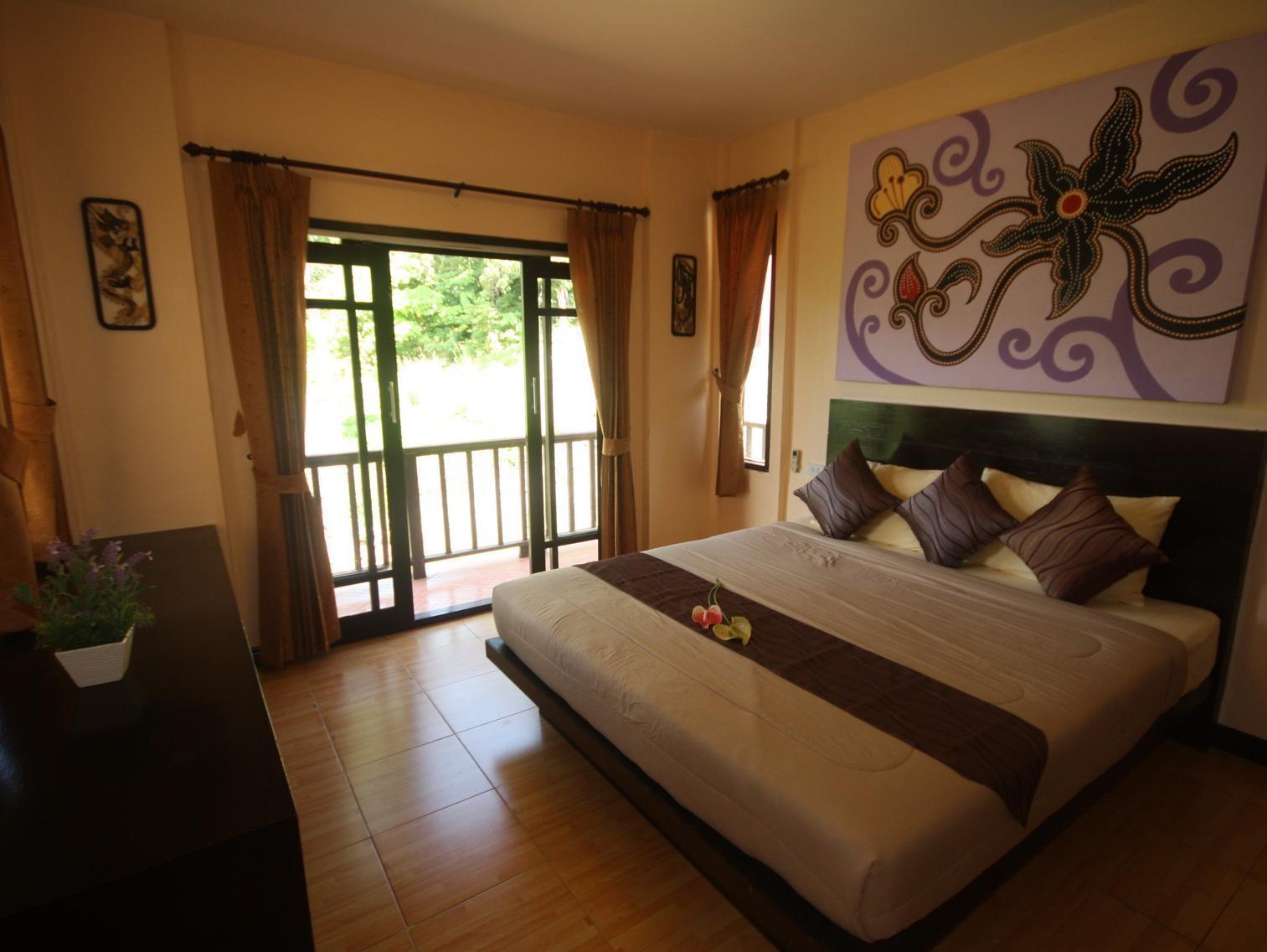 2 Bedroom Holiday Home with Garden View With Breakfast - Free WiFi access - Breakfast included