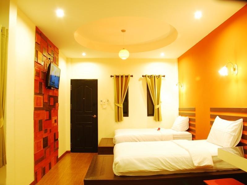 Standard Twin Bed - Free WiFi access - Breakfast included