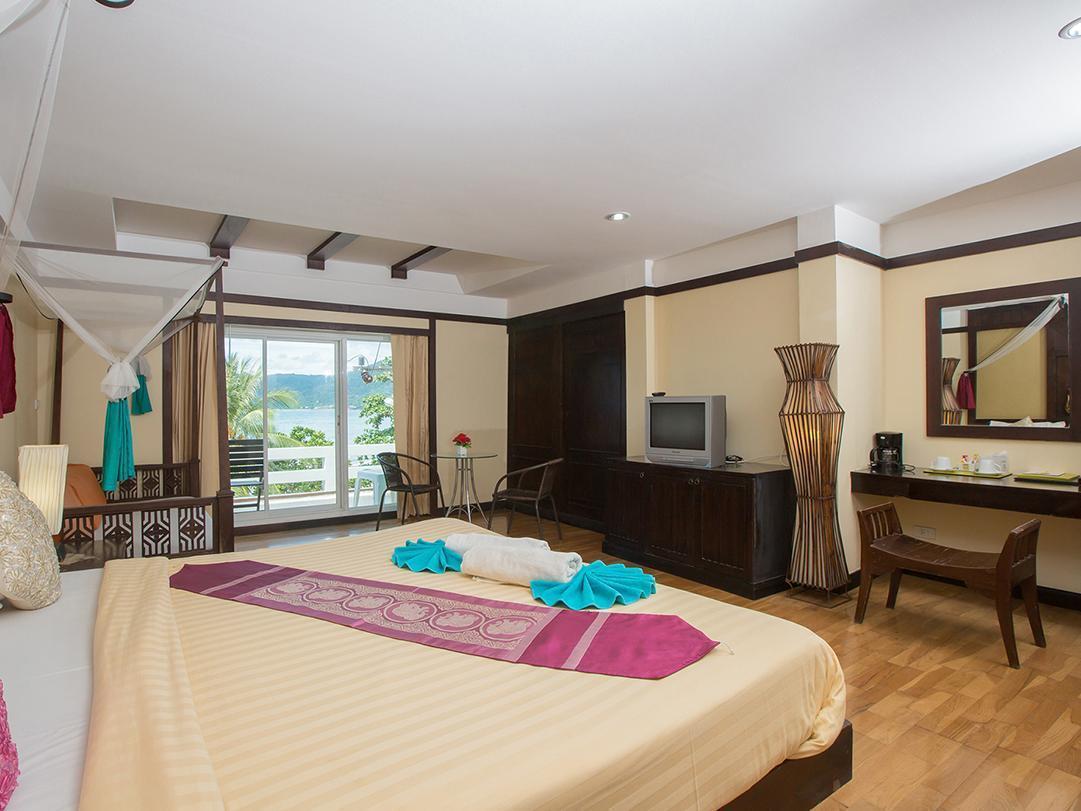 Superior King Room with Sea View - Free WiFi access