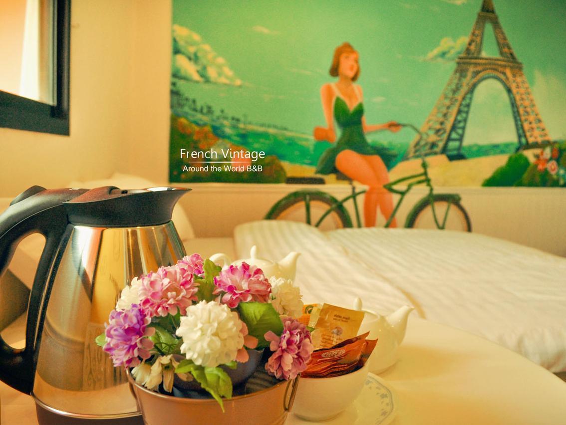 Standard Double Bed - French Vintage - Free WiFi access