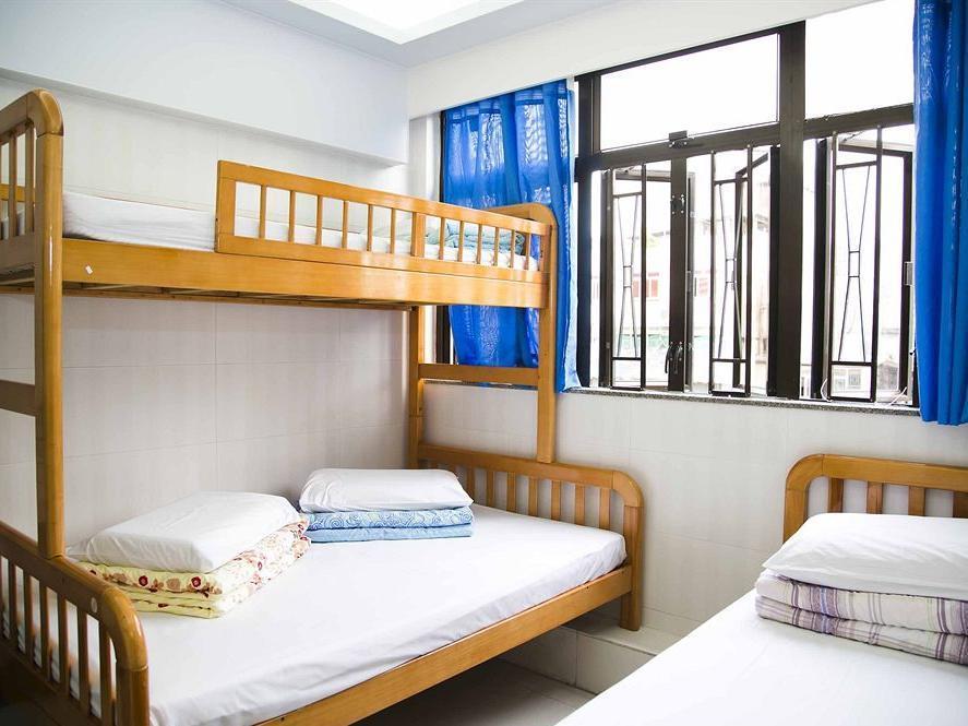 Family Room (5 Adults) - Free WiFi access
