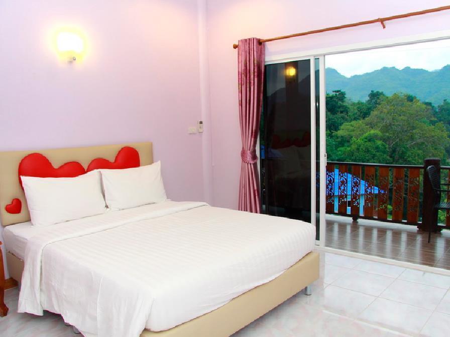 Deluxe River View - Free WiFi access - Breakfast included