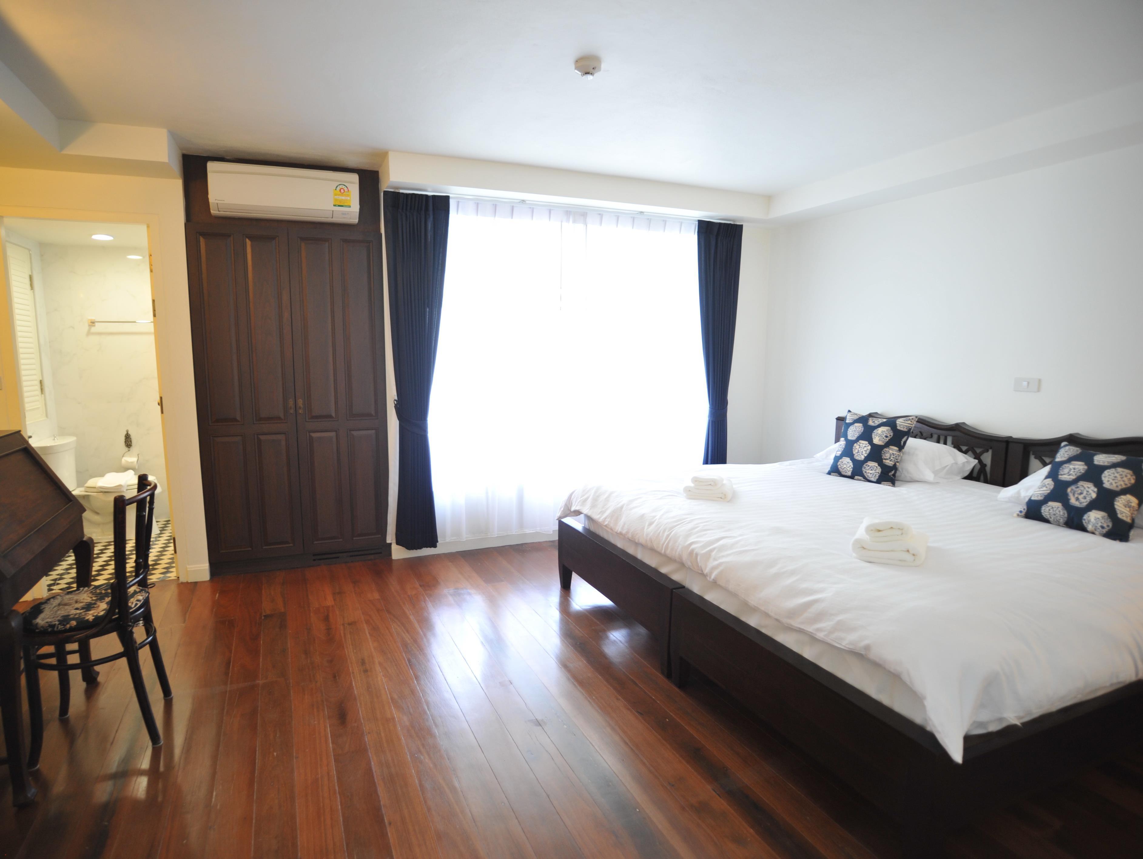 Deluxe Double Bed - Free WiFi access - Breakfast included
