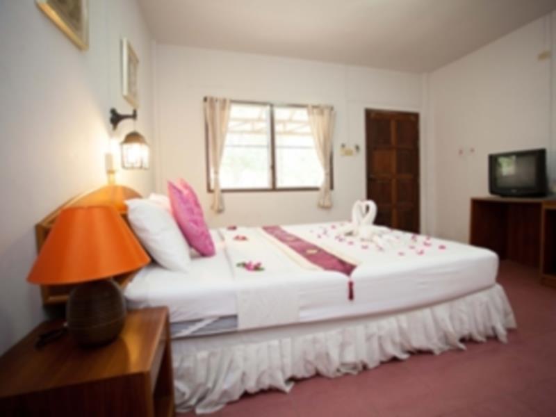 Deluxe Room Only - Free WiFi access