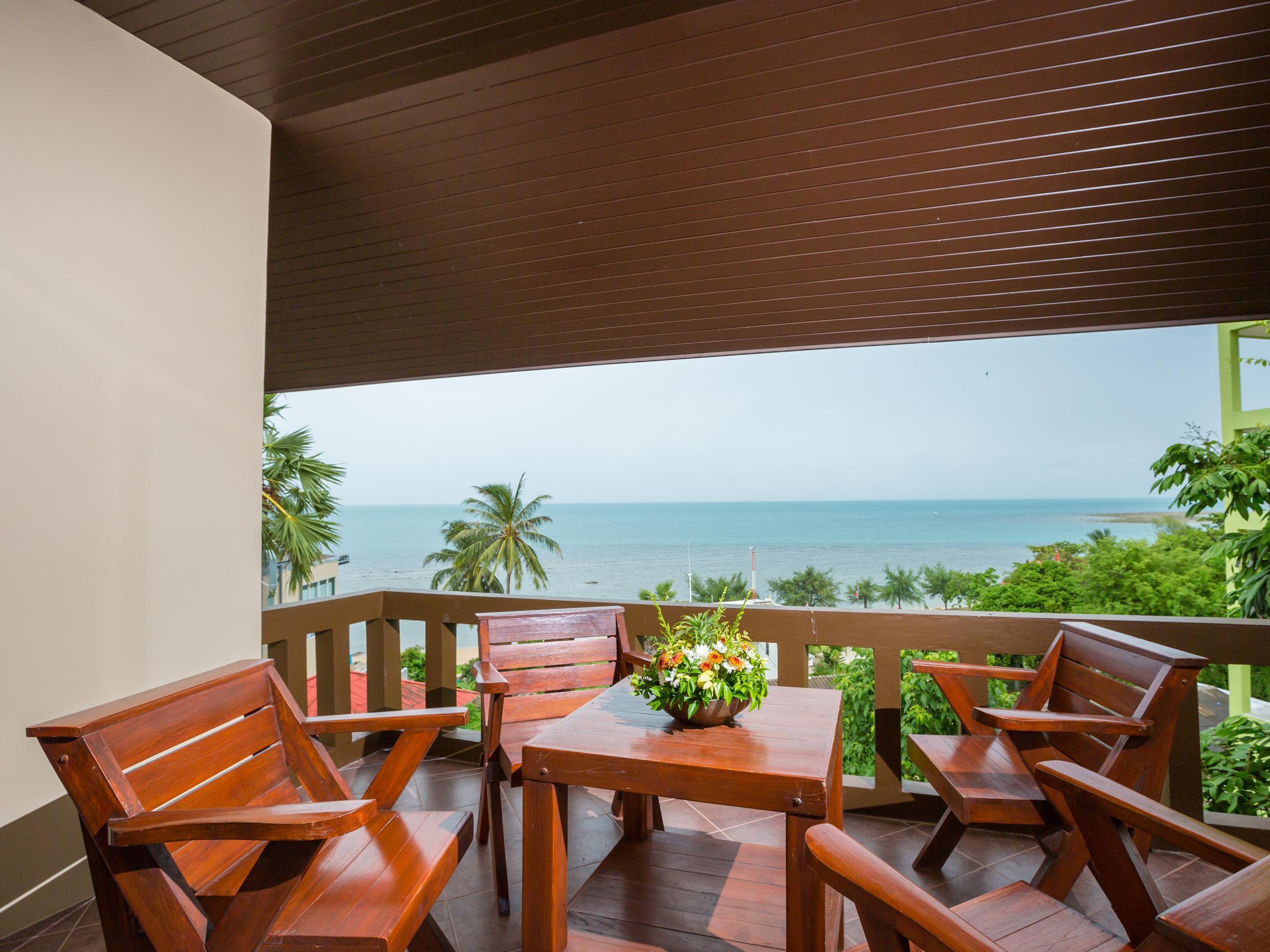 2 Bedroom Deluxe Family Sea View for 5 pax - Free WiFi access - Breakfast included