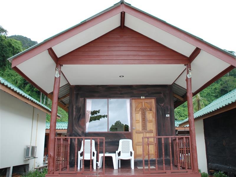 Beach Front Bungalow - Room only - Best price guarantee