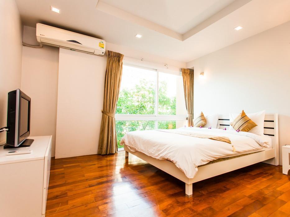 Family Room - Free WiFi access