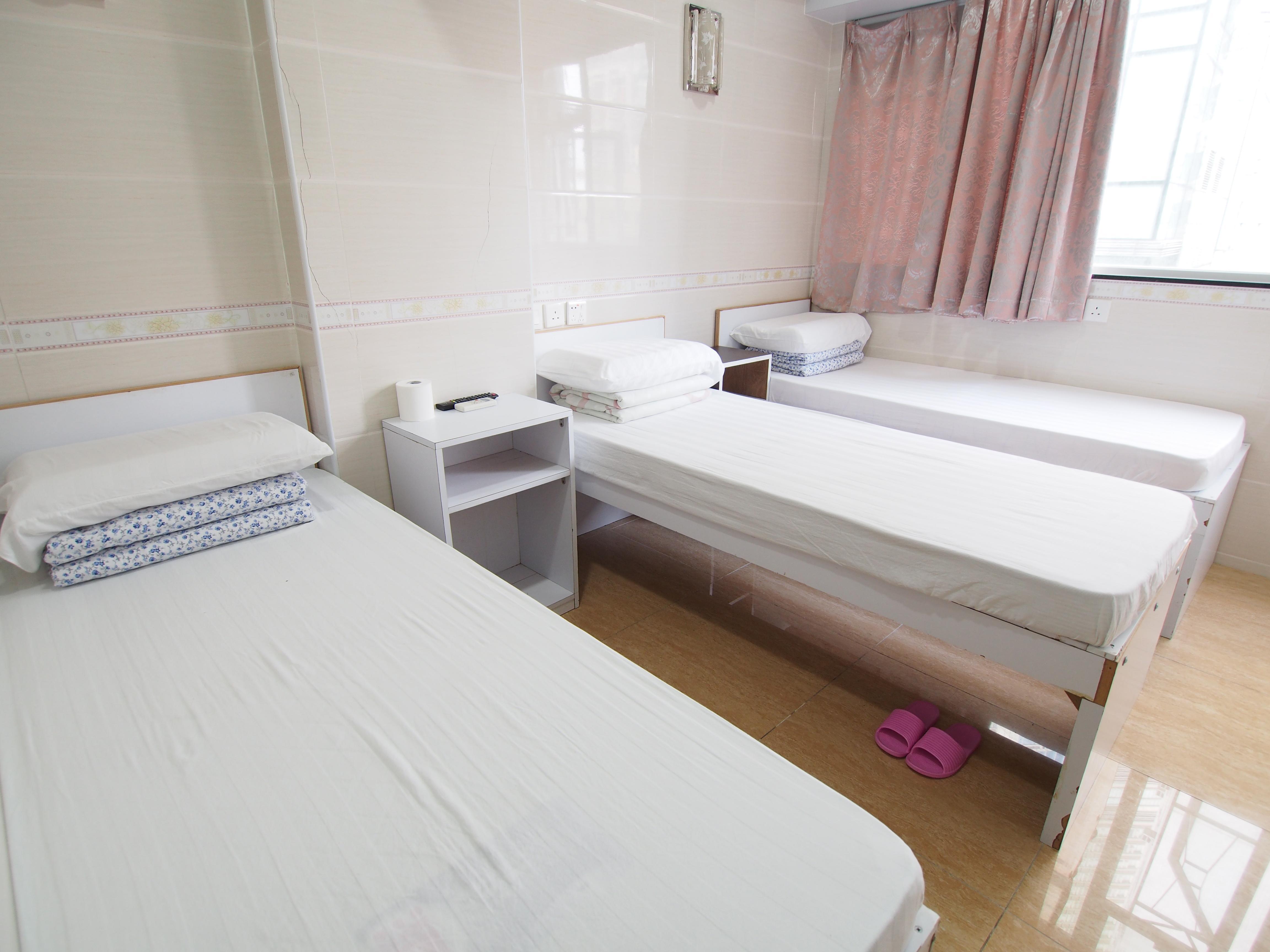Triple room with 1 double and 1 single bed - Free WiFi access