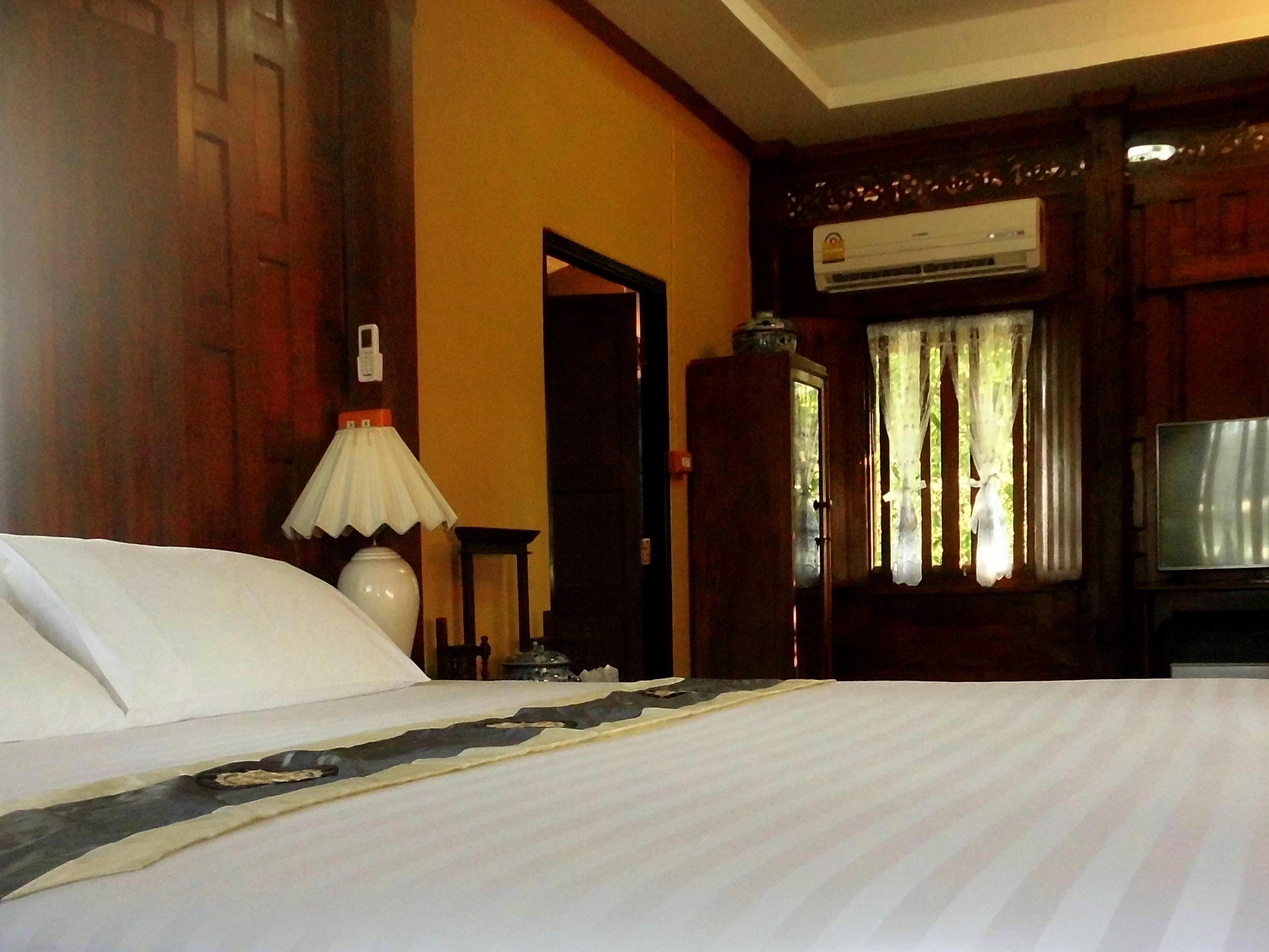 Traditional Thai Villa - Breakfast included