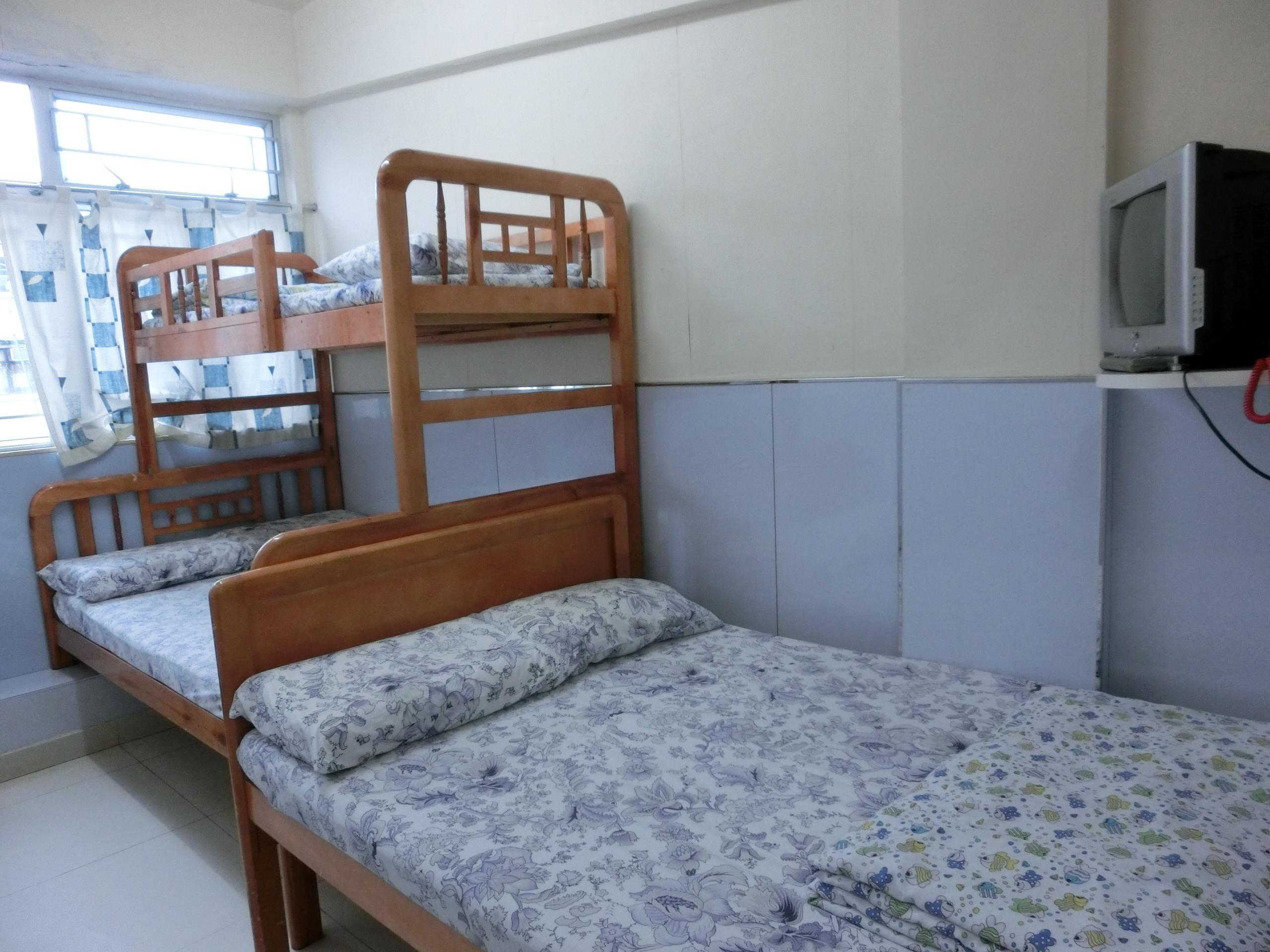 5 Person Room Ensuite - Free WiFi access
