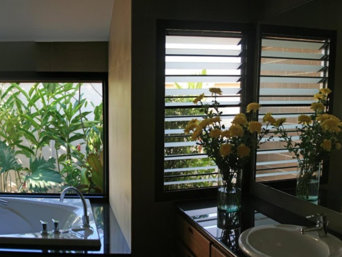 5 Bedroom Villa - Free WiFi access - Breakfast included