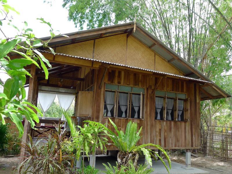 Wooden Hut - Free WiFi access - Breakfast included