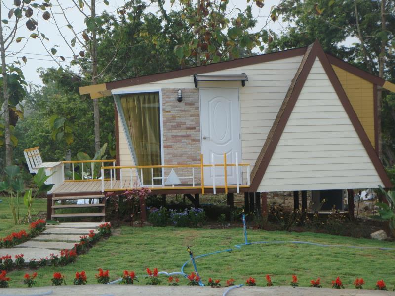 Modern Room - Free WiFi access - Breakfast included