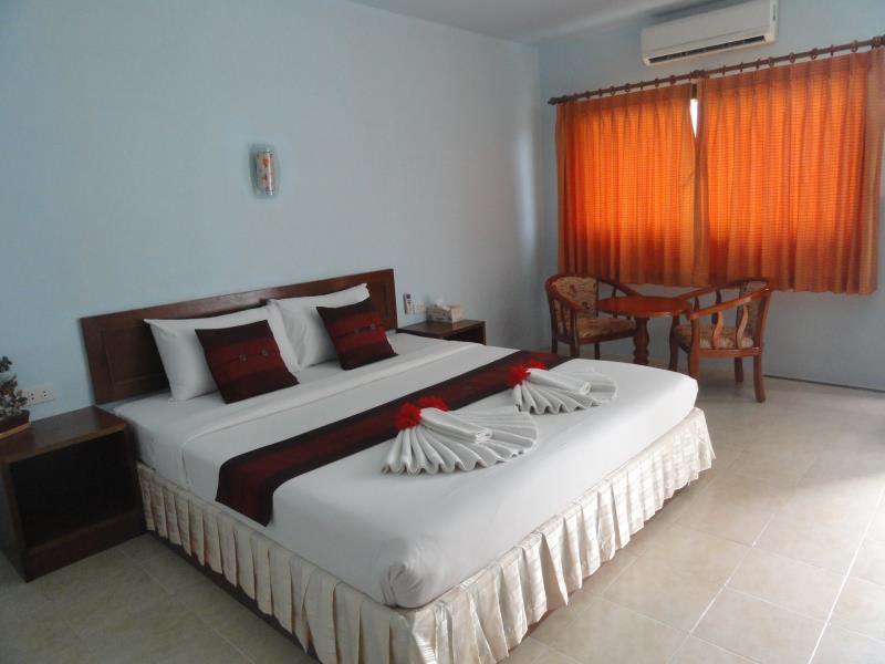 Standard King Bed With Breakfast - Free WiFi access - Breakfast included