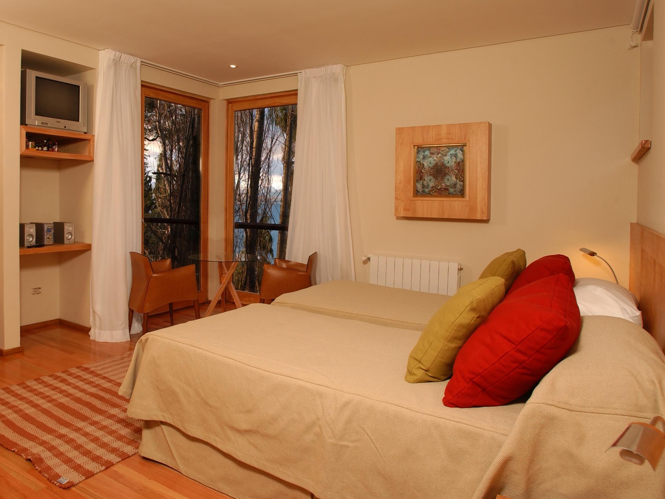 Standard Room - Free WiFi access - Breakfast included