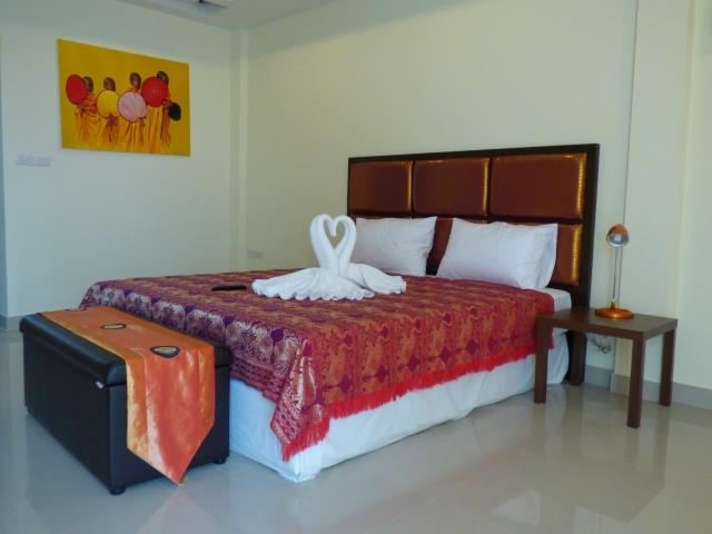 Beachfront Deluxe Downstairs - Breakfast included