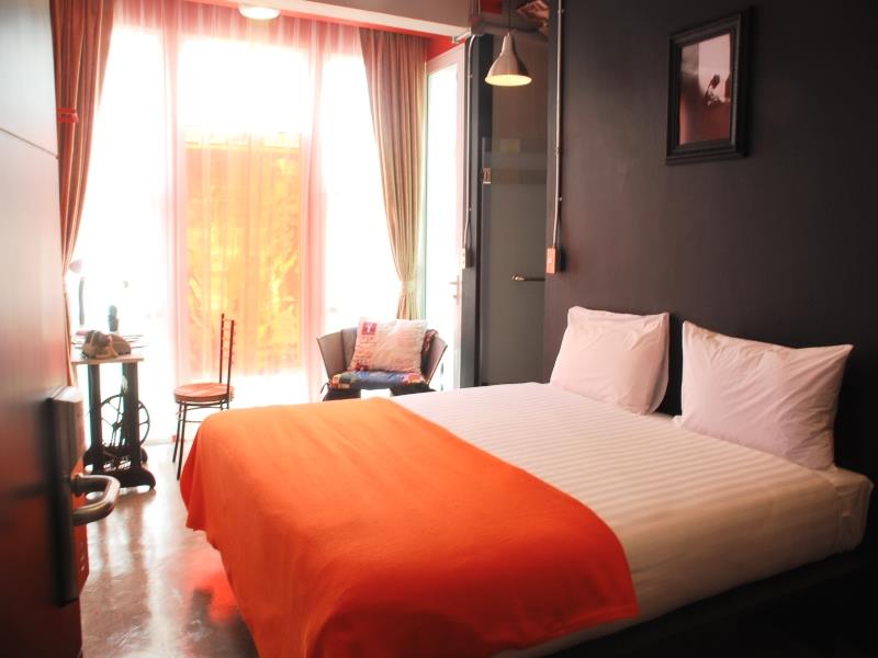 King Bed Ensuite - Free WiFi access
