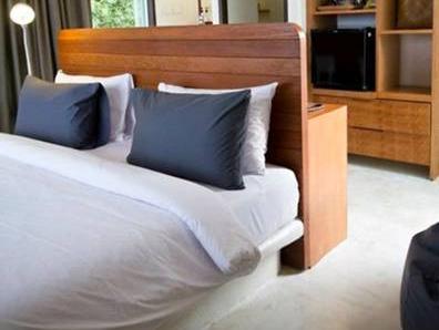 Beachfront Bungalow - Free WiFi access - Breakfast included