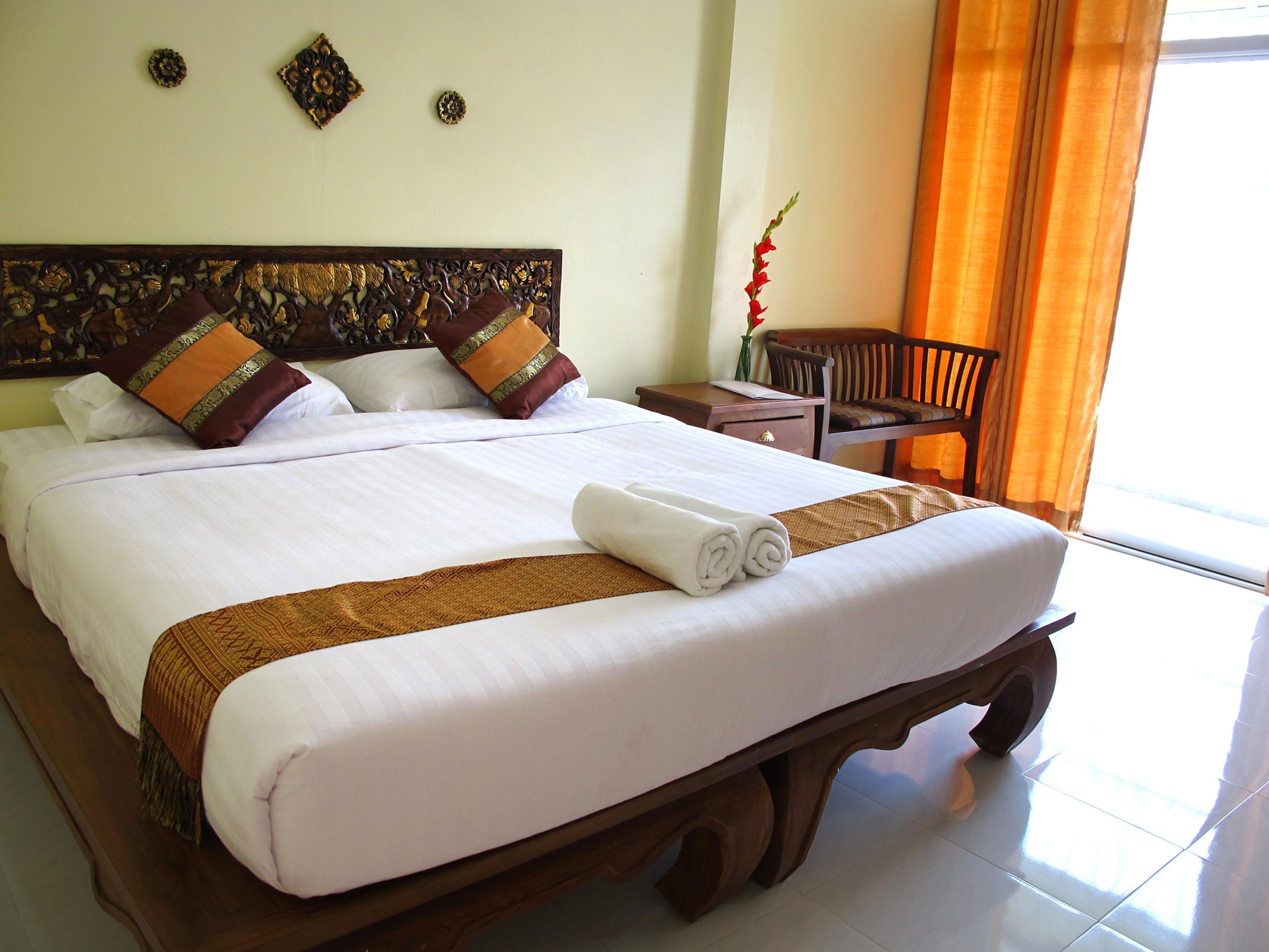 Standard King - Free WiFi access - Breakfast included