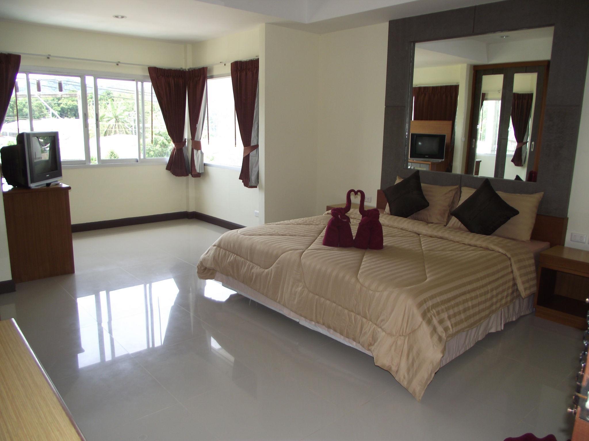 Deluxe Room Only - Free WiFi access