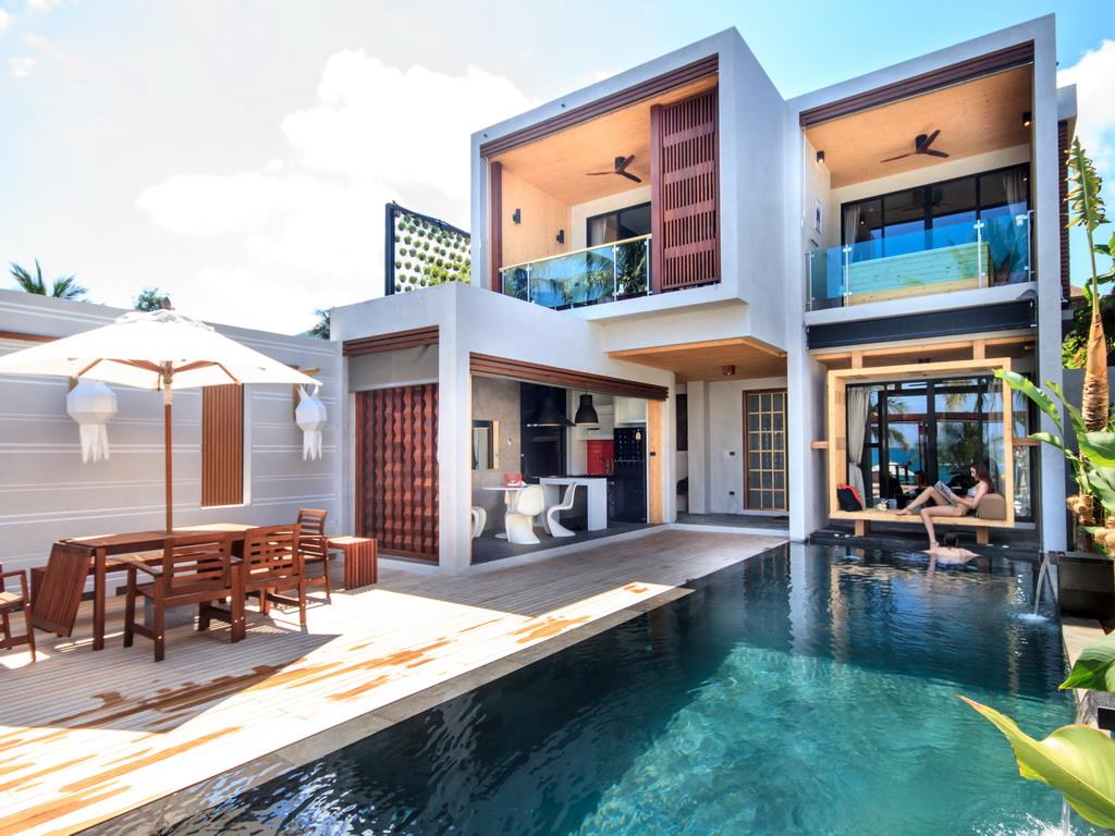Three Bedroom Pavilion Beach Front Pool Residence - Free WiFi access - Breakfast included