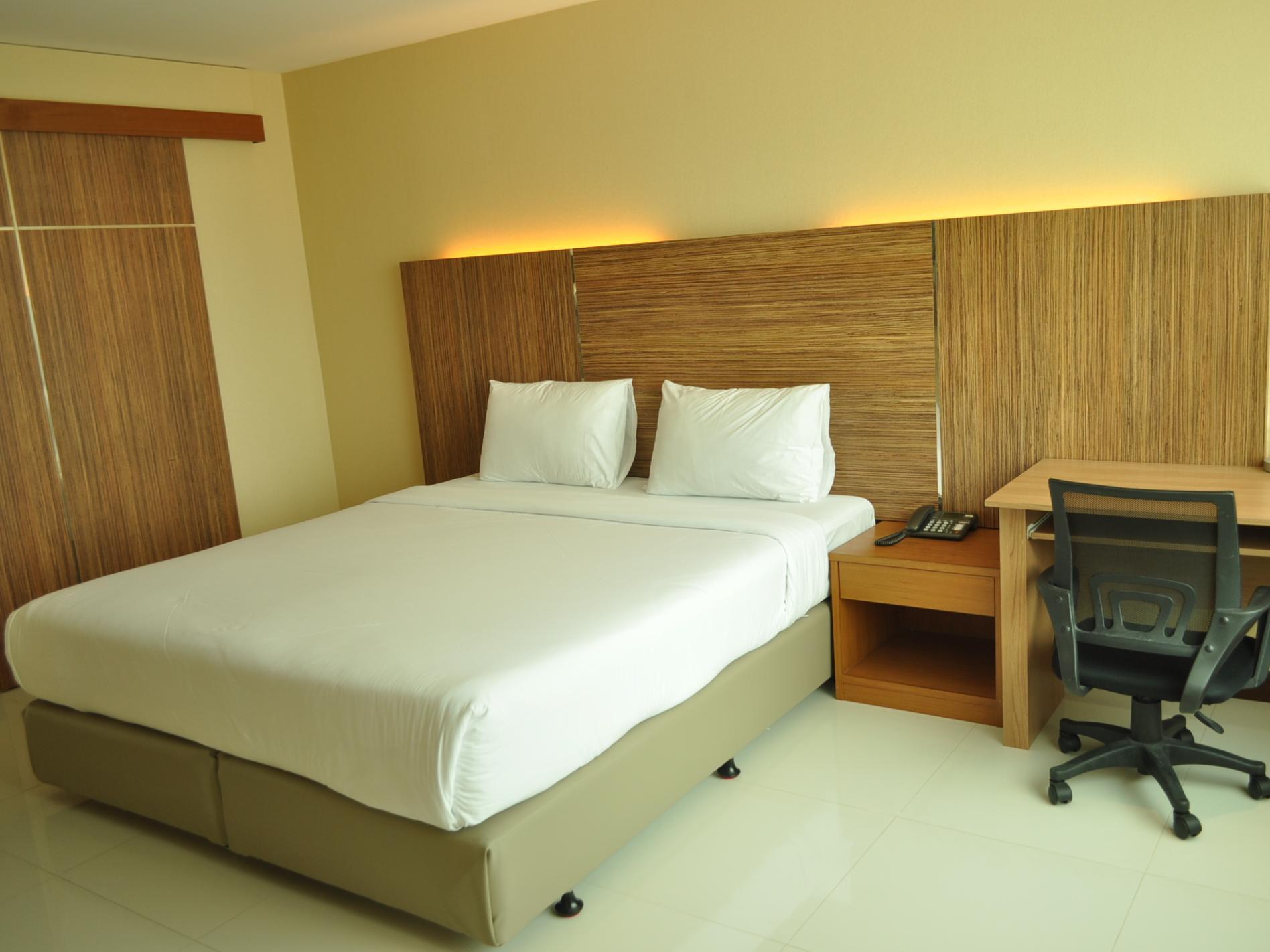Deluxe Double Bed - Free WiFi access - Breakfast included