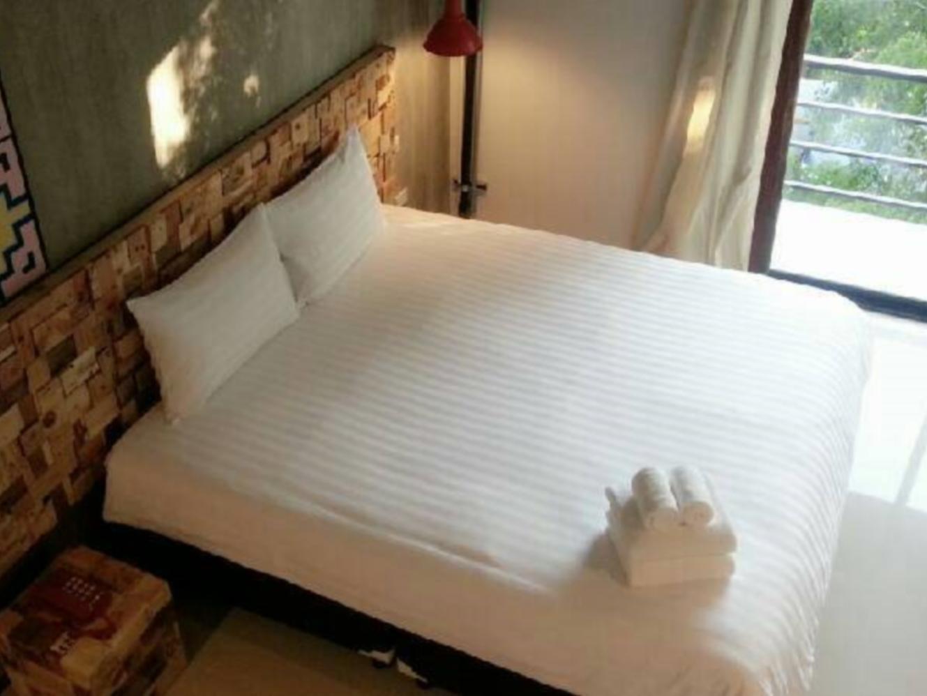 Standard Double Room - Free WiFi access - Breakfast included