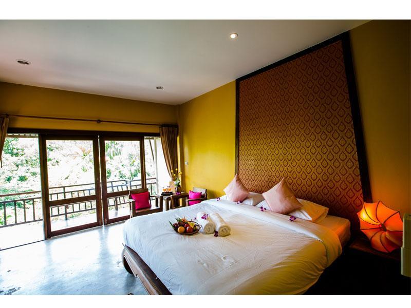 Deluxe with Breakfast - Free WiFi access - Breakfast included