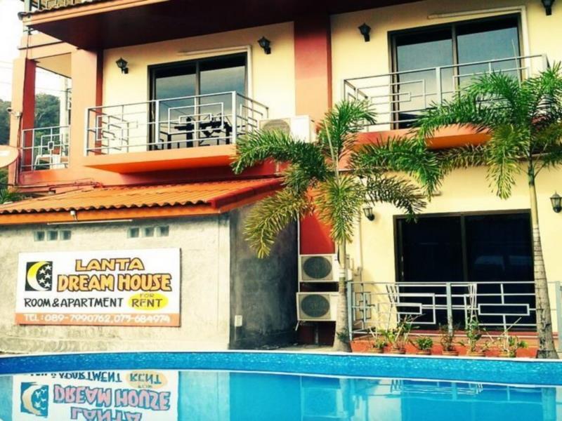 2 Bedroom Apartment - Free WiFi access