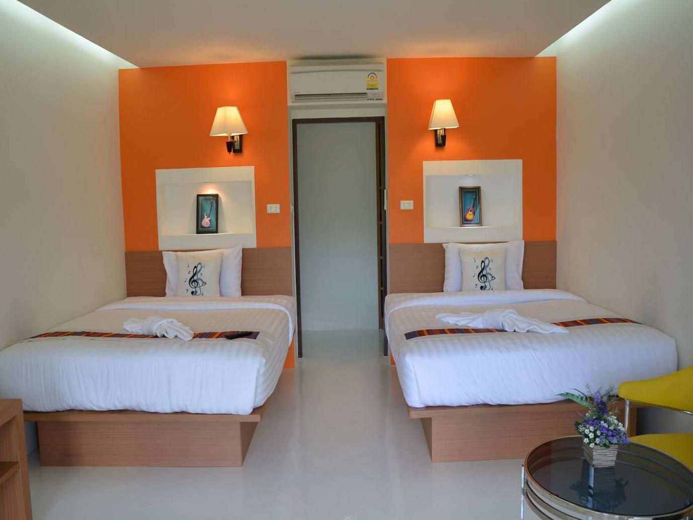 Deluxe Twin with Breakfast - Free WiFi access - Breakfast included