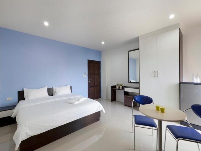 iRooms King Bed - Free WiFi access