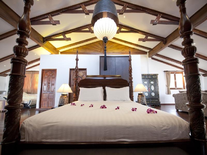 5 Bedroom Villa - Breakfast included