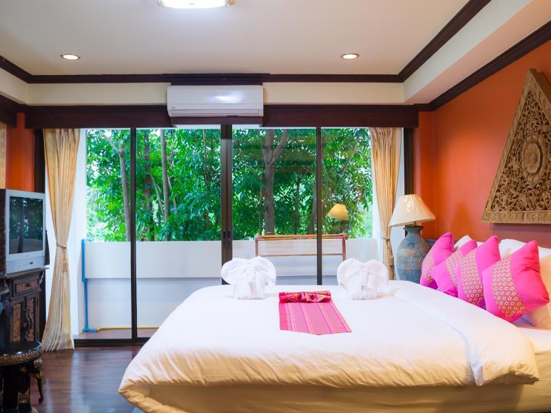 Suite 1 Bedroom - Free WiFi access