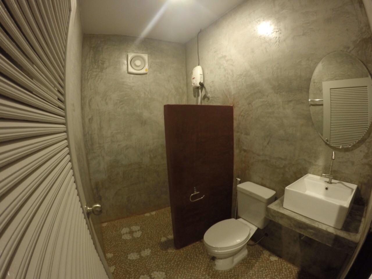 Twin Bed AC Room - Free WiFi access