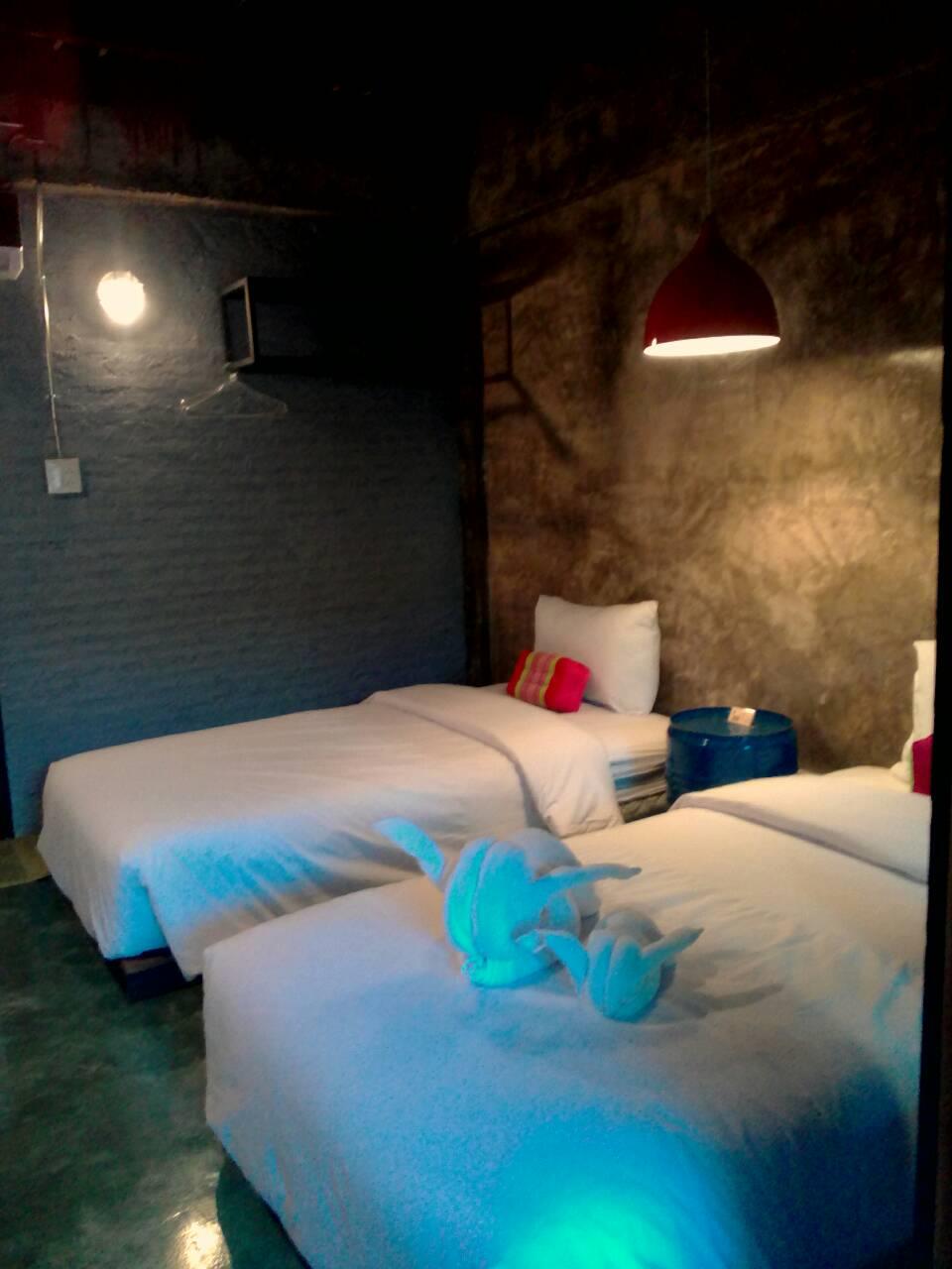 Standard - (2 Single Beds) - Free WiFi access - Breakfast included